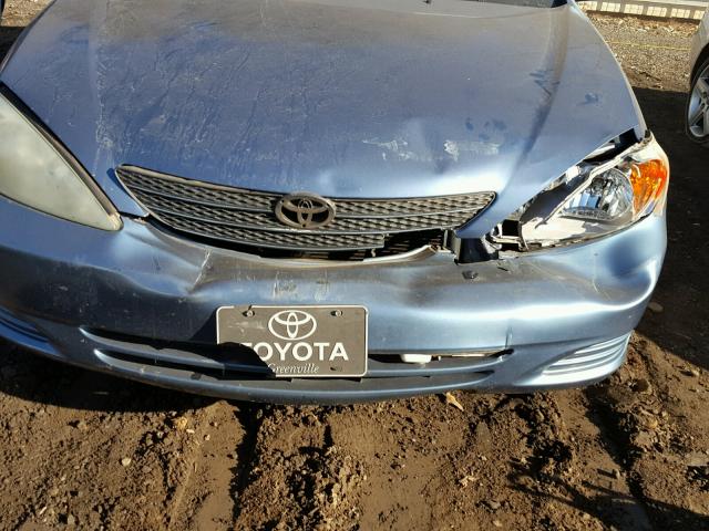 4T1BE32K14U813769 - 2004 TOYOTA CAMRY LE ლურჯი ფოტო 9