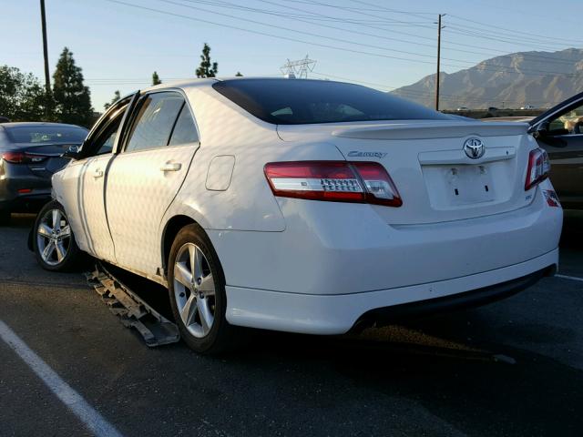 4T1BF3EK9BU636622 - 2011 TOYOTA CAMRY BASE WHITE photo 3