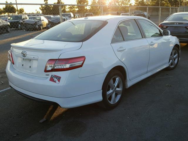 4T1BF3EK9BU636622 - 2011 TOYOTA CAMRY BASE WHITE photo 4