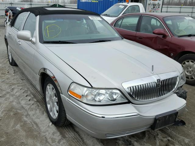 1LNHM82W77Y629995 - 2007 LINCOLN TOWN CAR S SILVER photo 1