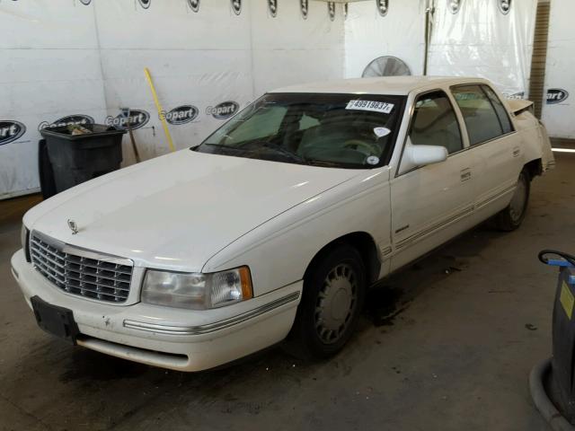 1G6KD54Y9XU773209 - 1999 CADILLAC DEVILLE WHITE photo 2