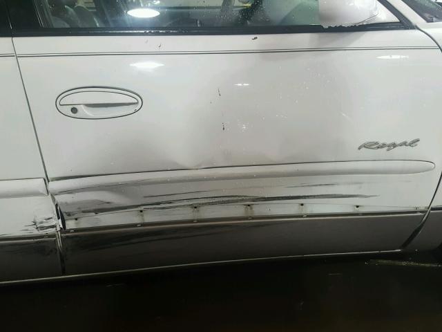 2G4WF5519Y1348236 - 2000 BUICK REGAL GS WHITE photo 9