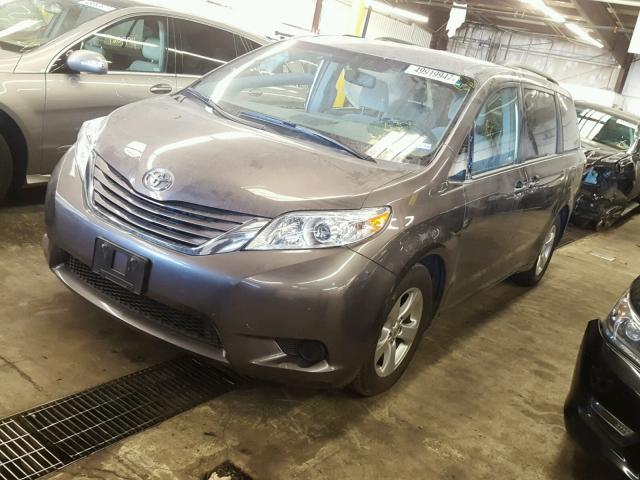 5TDKK3DC0GS725534 - 2016 TOYOTA SIENNA LE GRAY photo 2