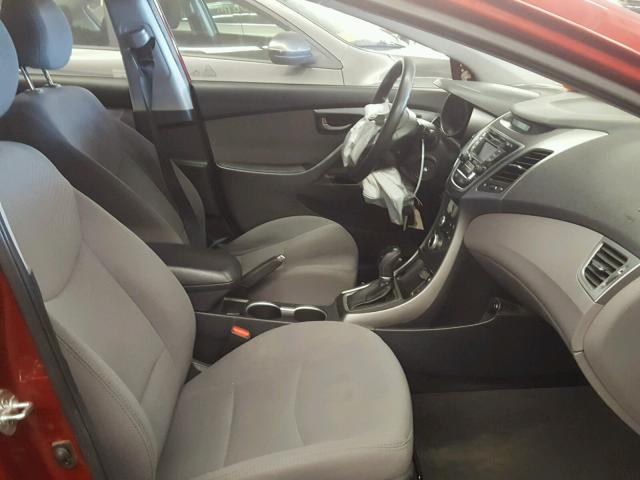 5NPDH4AE1GH700926 - 2016 HYUNDAI ELANTRA SE RED photo 5