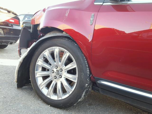 2LMDJ6JK6DBL35284 - 2013 LINCOLN MKX RED photo 9