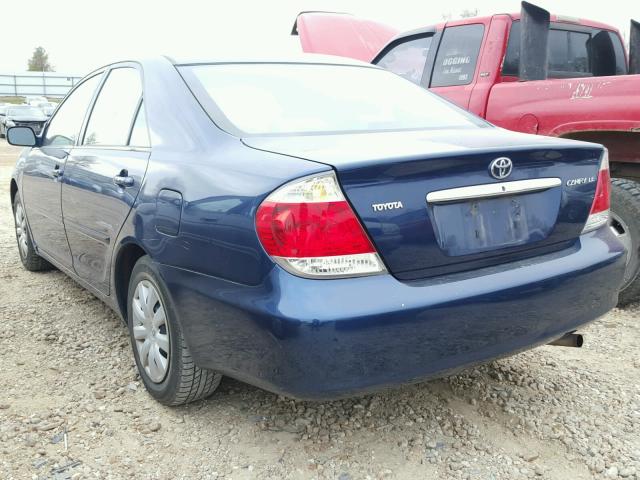 4T1BE30K25U005287 - 2005 TOYOTA CAMRY LE BLUE photo 3