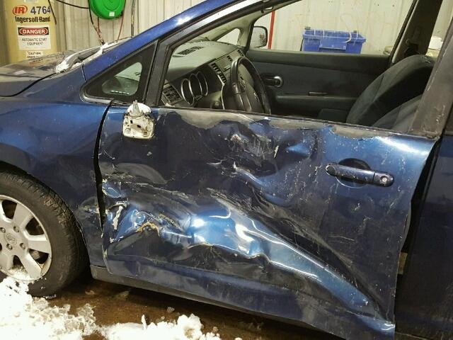 3N1BC13E18L407064 - 2008 NISSAN VERSA S BLUE photo 9