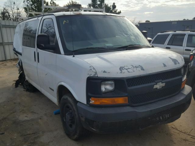 1GCGG25UX51208485 - 2005 CHEVROLET EXPRESS G2 WHITE photo 1