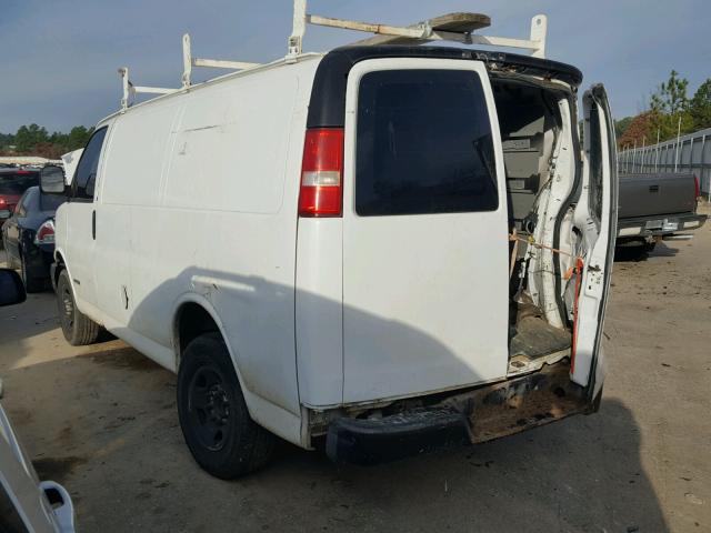 1GCGG25UX51208485 - 2005 CHEVROLET EXPRESS G2 WHITE photo 3