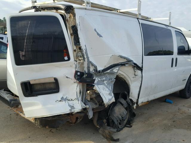 1GCGG25UX51208485 - 2005 CHEVROLET EXPRESS G2 WHITE photo 9