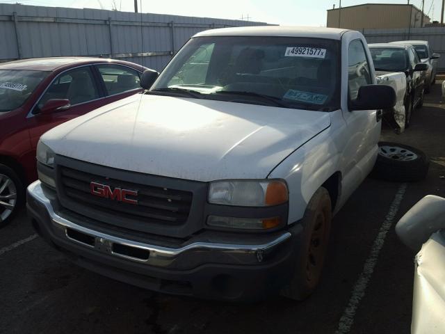 1GTEC14V25Z220364 - 2005 GMC NEW SIERRA WHITE photo 2