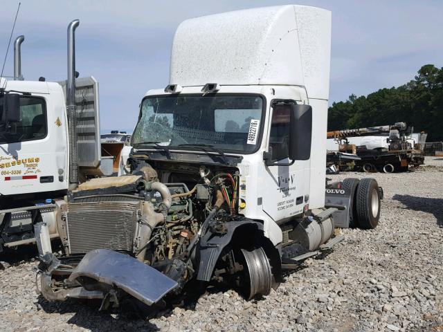 4V4NC9EJ0DN563081 - 2013 VOLVO VN VNL WHITE photo 2