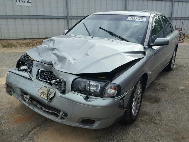 YV1TS92D841338431 - 2004 VOLVO S80 SILVER photo 2