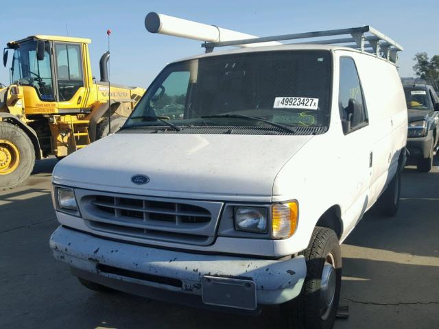 1FTNE24232HA47011 - 2002 FORD ECONOLINE WHITE photo 2