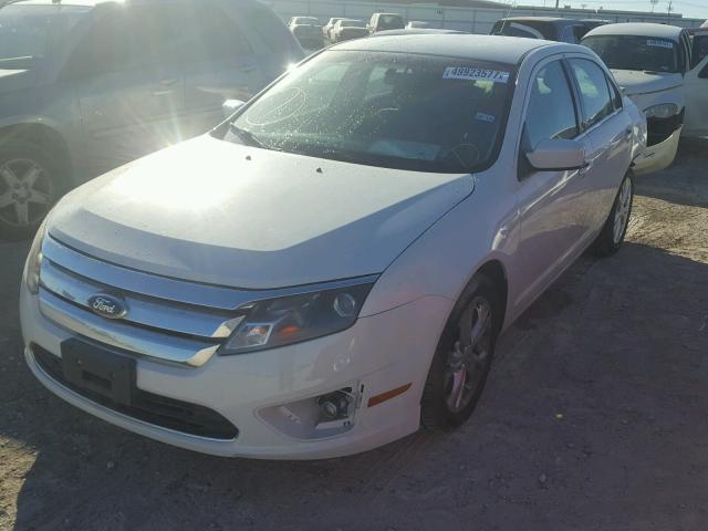 3FAHP0HA3CR226989 - 2012 FORD FUSION SE WHITE photo 2