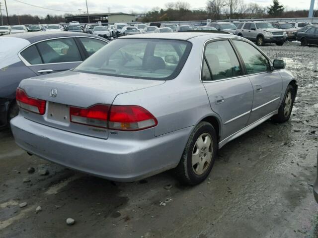 1HGCG165X2A000135 - 2002 HONDA ACCORD EX SILVER photo 4