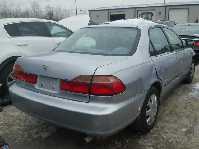 1HGCG6659YA114889 - 2000 HONDA ACCORD LX SILVER photo 4