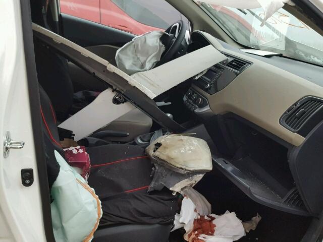 KNADM4A37H6117585 - 2017 KIA RIO LX Սպիտակ լուսանկար 5