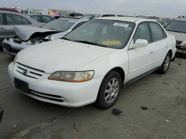 3HGCG66502G702348 - 2002 HONDA ACCORD LX WHITE photo 2