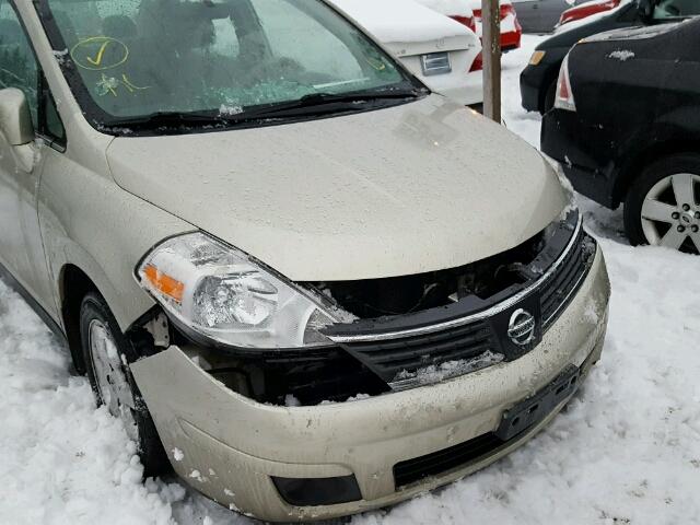 3N1BC11E97L438418 - 2007 NISSAN VERSA S BEIGE photo 9