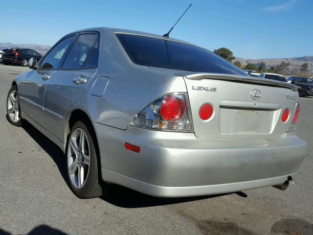 JTHBD192620057375 - 2002 LEXUS IS 300 SILVER photo 3