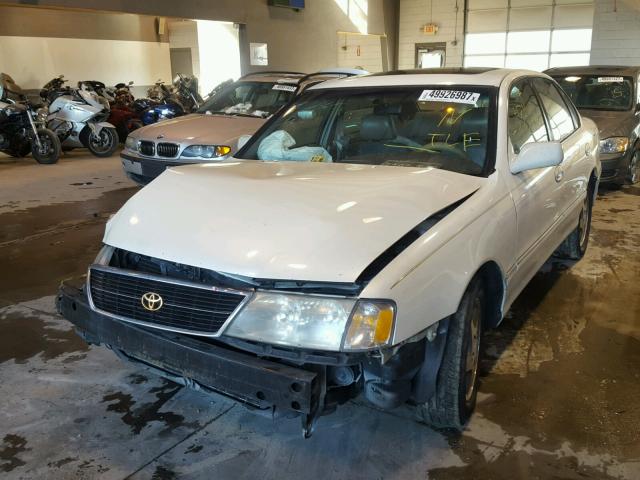 4T1BF18B3WU261123 - 1998 TOYOTA AVALON XL WHITE photo 2