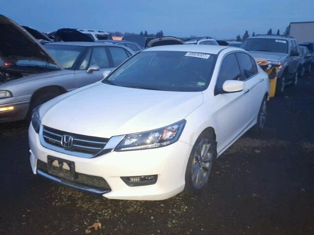 1HGCR2F52EA249145 - 2014 HONDA ACCORD SPO WHITE photo 2