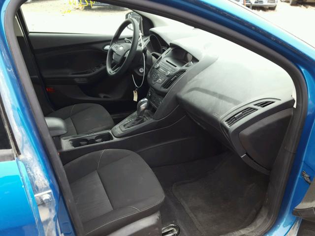 1FADP3F27FL247374 - 2015 FORD FOCUS SE BLUE photo 5