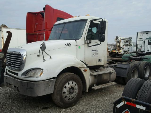 1FUJA6CGX6DW72428 - 2006 FREIGHTLINER CONVENTION WHITE photo 2