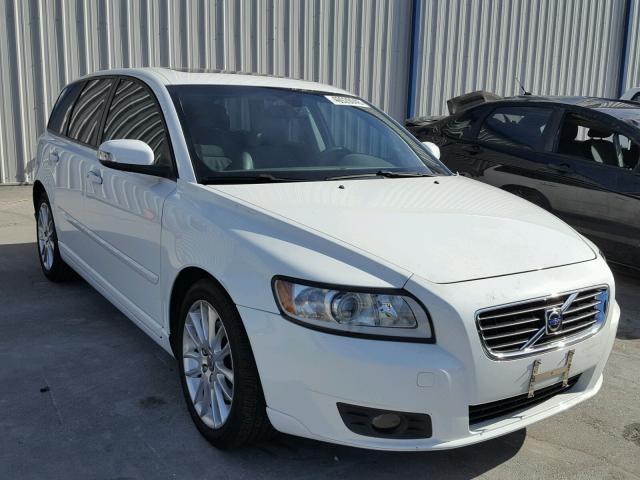 YV1382MWXA2532680 - 2010 VOLVO V50 2.4I WHITE photo 1