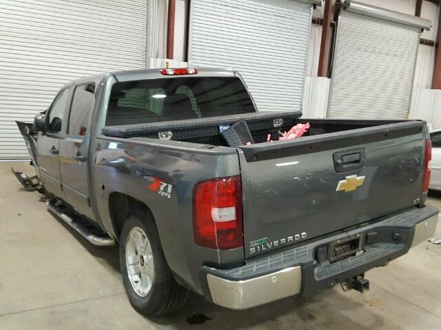 3GCPKSE33BG310603 - 2011 CHEVROLET SILVERADO GRAY photo 3