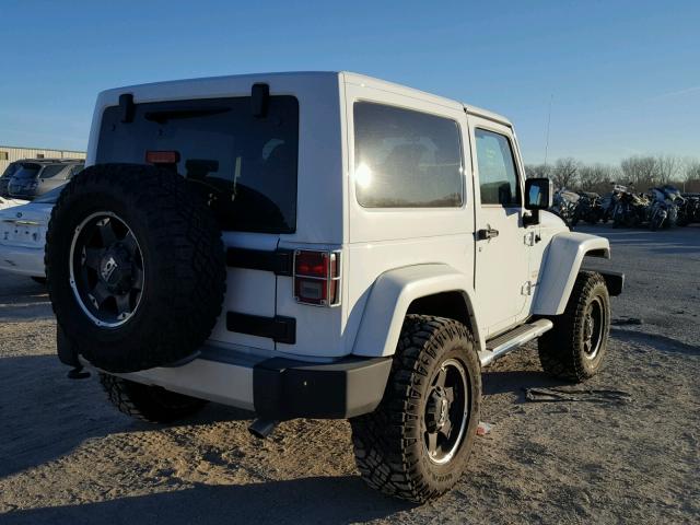 1C4AJWBGXFL635572 - 2015 JEEP WRANGLER S 白色 照片 4