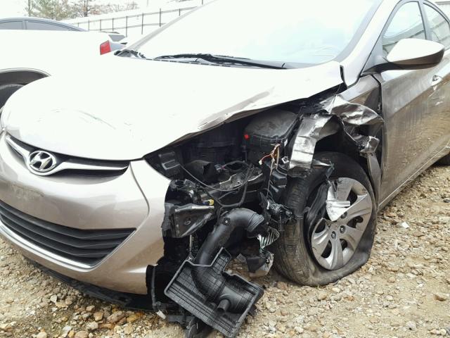 5NPDH4AEXGH743533 - 2016 HYUNDAI ELANTRA SE BROWN photo 9