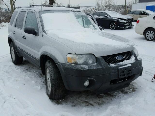 1FMYU93127KB84982 - 2007 FORD ESCAPE XLT SILVER photo 1