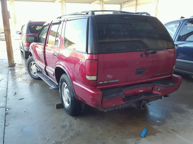 1GNDT13W3Y2152490 - 2000 CHEVROLET BLAZER RED photo 3