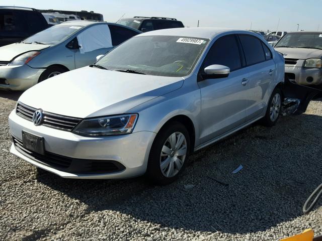 3VWDP7AJ7CM411830 - 2012 VOLKSWAGEN JETTA SE SILVER photo 2