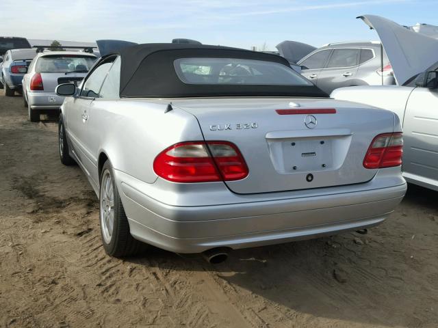 WDBLK65G13T130578 - 2003 MERCEDES-BENZ CLK 320 SILVER photo 3