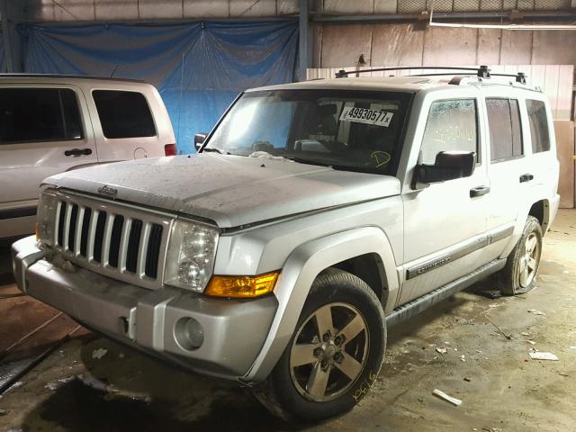 1J8HG48K96C272204 - 2006 JEEP COMMANDER SILVER photo 2