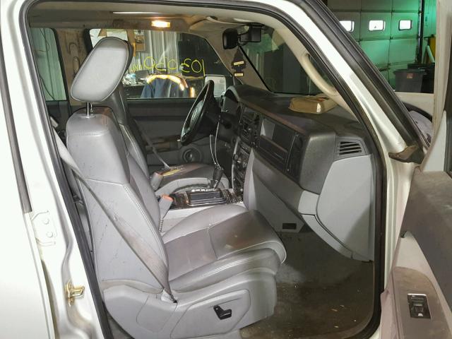 1J8HG48K96C272204 - 2006 JEEP COMMANDER SILVER photo 5