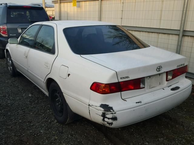 JT2BG22KXY0456445 - 2000 TOYOTA CAMRY CE WHITE photo 3