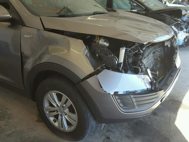 KNDPBCA25B7075412 - 2011 KIA SPORTAGE L GRAY photo 9