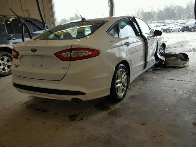 3FA6P0H72DR237494 - 2013 FORD FUSION SE WHITE photo 4