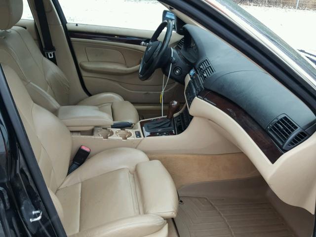 WBAEW53455PN39743 - 2005 BMW 330 XI BLACK photo 5