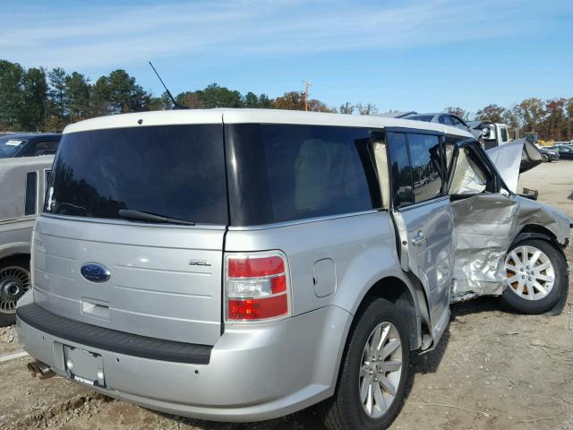 2FMDK52C29BA58229 - 2009 FORD FLEX SEL SILVER photo 4