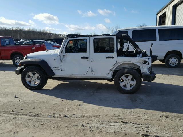 1C4HJWDGXGL235816 - 2016 JEEP WRANGLER U WHITE photo 9