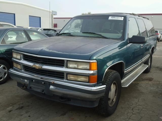 1GNFK16R9XJ513730 - 1999 CHEVROLET SUBURBAN K GREEN photo 2