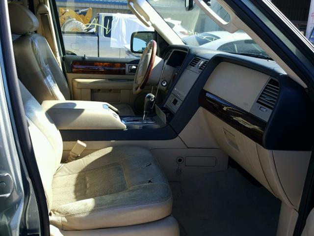 5LMFU27515LJ02479 - 2005 LINCOLN NAVIGATOR GREEN photo 5