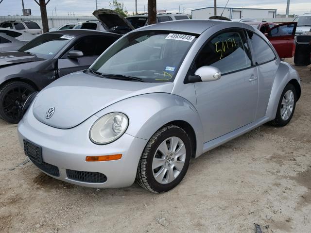 3VWPW31C98M502390 - 2008 VOLKSWAGEN NEW BEETLE 银色 照片 2