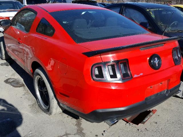 1ZVBP8AM1C5238576 - 2012 FORD MUSTANG RED photo 3