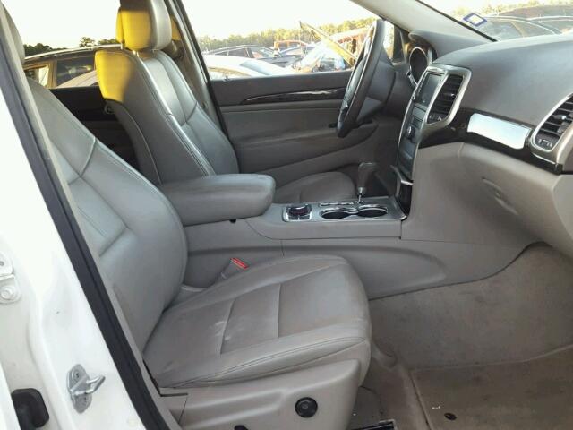 1J4RR4GT6BC525810 - 2011 JEEP GRAND CHER WHITE photo 5